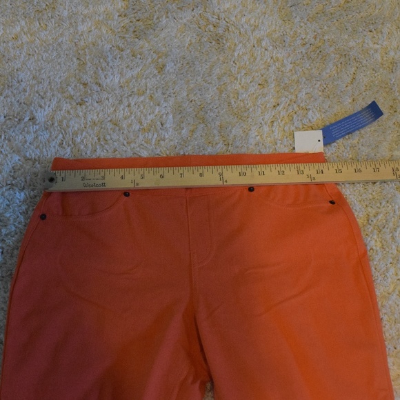 Simply Vera Vera Wang Flame Denim Capri - Picture 3 of 4